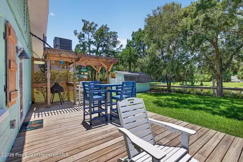 Exterior - 6086 Island Dr, Weeki Wachee, FL 34607 photo 6 of 16