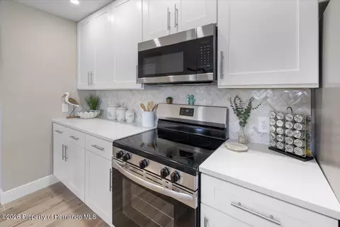 Kitchen - 4117 Tampico Trl, Hernando Beach, FL 34607 photo 4 of 5