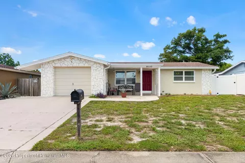9135 Hermitage Ln, Port Richey, FL 34668