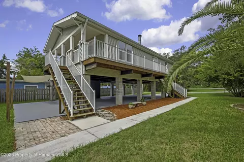 Exterior - 5610 Ramada St, Weeki Wachee, FL 34607 photo 2 of 10