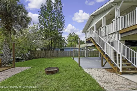 Exterior - 5610 Ramada St, Weeki Wachee, FL 34607 photo 8 of 10
