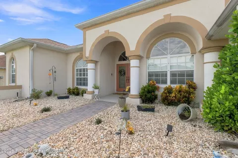 4023 Misty View Dr, Spring Hill, FL 34609