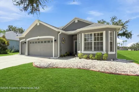Exterior - 4327 Canongate Ct, Spring Hill, FL 34609 photo 6 of 8