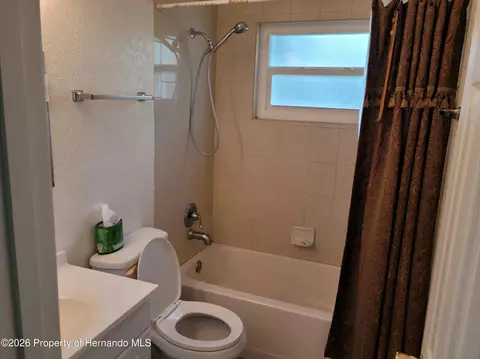 Bath - 404 Portland Ave, Spring Hill, FL 34606 photo 1 of 3