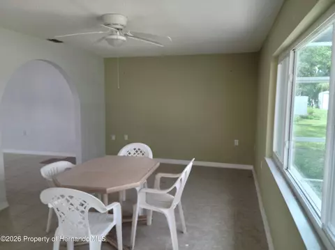 Dining - 404 Portland Ave, Spring Hill, FL 34606 photo 3 of 4