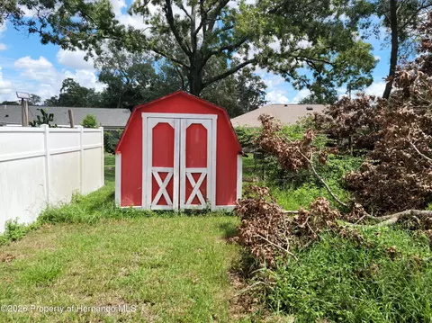 Exterior - 404 Portland Ave, Spring Hill, FL 34606 photo 4 of 6