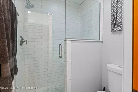 Bath - 406 E Circlewood St, Inverness, FL 34452 photo 2 of 4