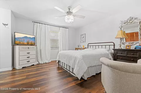 Bedroom - 406 E Circlewood St, Inverness, FL 34452 photo 3 of 5