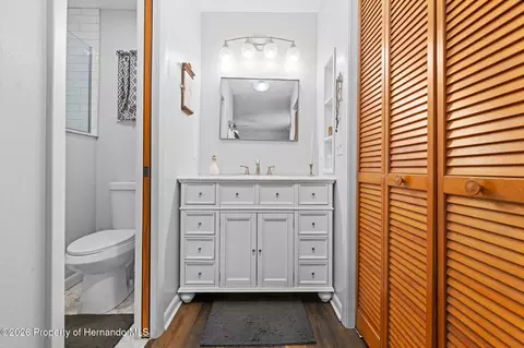 Bath - 406 E Circlewood St, Inverness, FL 34452 photo 1 of 4