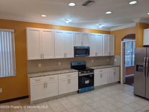 Kitchen - 14751 Bensbrook Dr, Spring Hill, FL 34609 photo 1 of 2