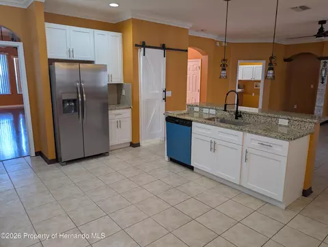 Kitchen - 14751 Bensbrook Dr, Spring Hill, FL 34609 photo 2 of 2