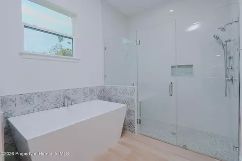 Bath - 17460 Macassar Rd, Weeki Wachee, FL 34614 photo 2 of 9
