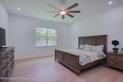 Bedroom - 17460 Macassar Rd, Weeki Wachee, FL 34614 photo 1 of 8