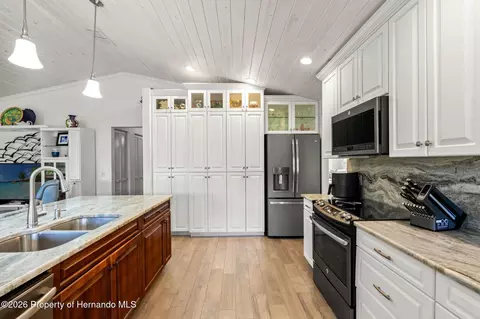 Kitchen - 3121 Double Eagle Ct, Spring Hill, FL 34606 photo 3 of 5