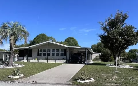 8190 Weatherford Ave, Brooksville, FL 34613