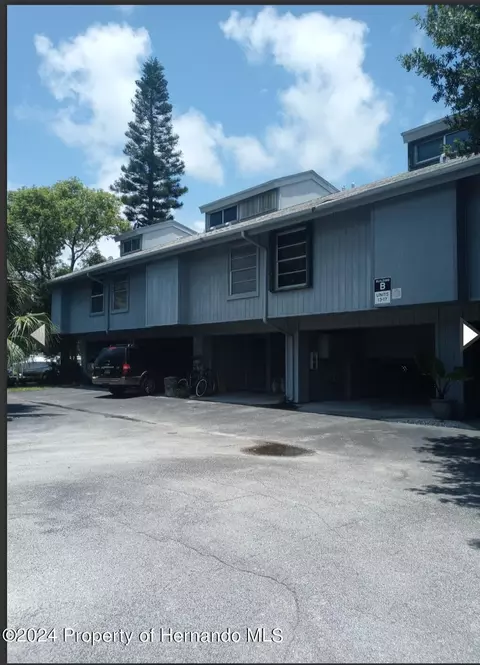 200 Meres Blvd #14, Tarpon Springs, FL 34689