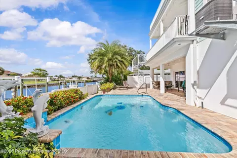 Exterior - 4030 Gulf Coast Dr, Hernando Beach, FL 34607 photo 11 of 12