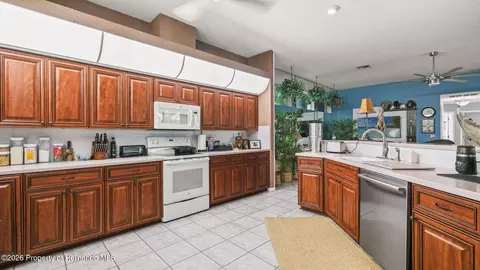 Kitchen - 9458 Northvale St, Spring Hill, FL 34608 photo 2 of 8