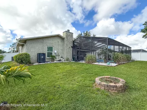 Exterior - 11019 Captain Dr, Spring Hill, FL 34608 photo 4 of 9