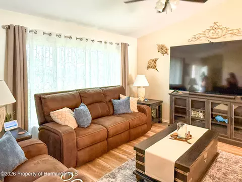 Living - 11019 Captain Dr, Spring Hill, FL 34608 photo 2 of 3