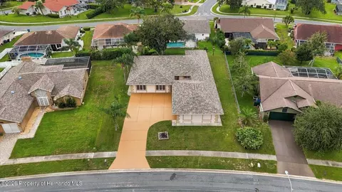 View/Area - 10404 Sandtrap Dr, Spring Hill, FL 34608 photo 3 of 6