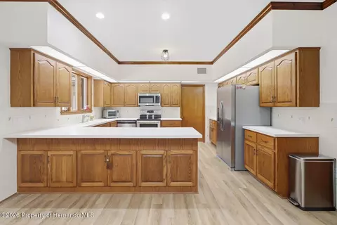 Kitchen - 10404 Sandtrap Dr, Spring Hill, FL 34608 photo 1 of 4