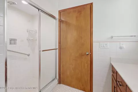 Bath - 10404 Sandtrap Dr, Spring Hill, FL 34608 photo 3 of 4