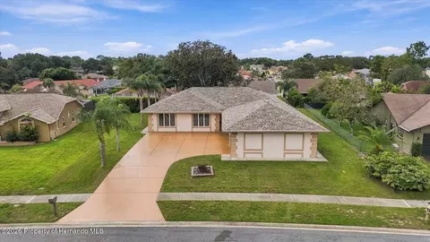 View/Area - 10404 Sandtrap Dr, Spring Hill, FL 34608 photo 2 of 6