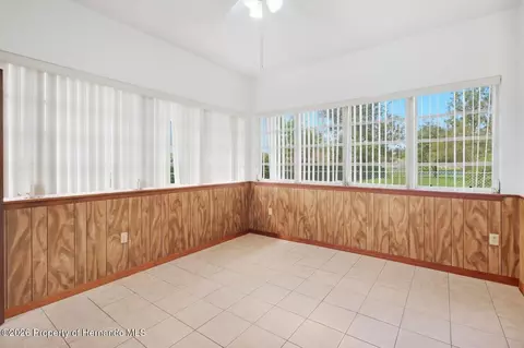 Exterior - 10404 Sandtrap Dr, Spring Hill, FL 34608 photo 6 of 9