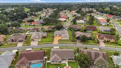 View/Area - 10404 Sandtrap Dr, Spring Hill, FL 34608 photo 5 of 6