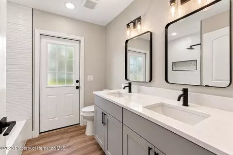 Bath - 2489 Amherst Ave, Spring Hill, FL 34609 photo 3 of 3