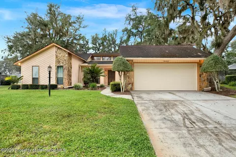 34462 Cedarfield Dr, Dade City, FL 33523