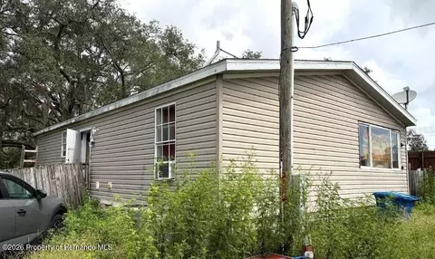 7071 Mertal St, Weeki Wachee, FL 34607