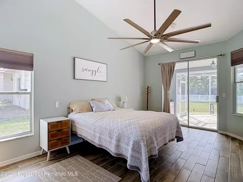 Bedroom - 1051 Hook Dr, Spring Hill, FL 34608 photo 6 of 12