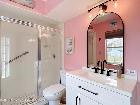 Bath - 1051 Hook Dr, Spring Hill, FL 34608 photo 6 of 7