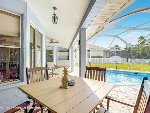 Exterior - 1051 Hook Dr, Spring Hill, FL 34608 photo 6 of 21