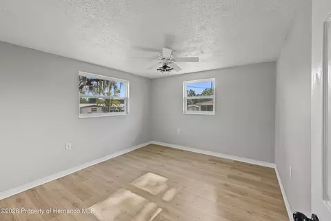 Bedroom - 4059 Sugarfoot Dr, Spring Hill, FL 34608 photo 2 of 4