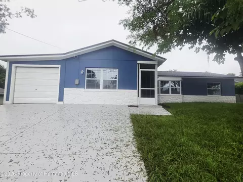 Exterior - 7278 Lamplighter St, Spring Hill, FL 34606 photo 1 of 3