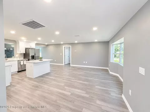 Living - 7278 Lamplighter St, Spring Hill, FL 34606 photo 2 of 8