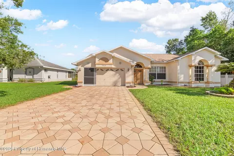 Exterior - 10419 Upton St, Spring Hill, FL 34608 photo 2 of 8