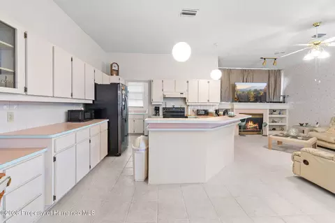 Kitchen - 10419 Upton St, Spring Hill, FL 34608 photo 1 of 2