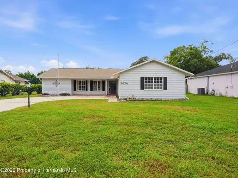 Exterior - 9624 Horizon Dr, Spring Hill, FL 34608 photo 2 of 9