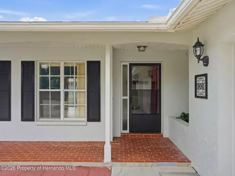 Exterior - 9624 Horizon Dr, Spring Hill, FL 34608 photo 4 of 9