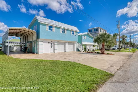 Exterior - 3337 Mangrove Dr, Hernando Beach, FL 34607 photo 3 of 8