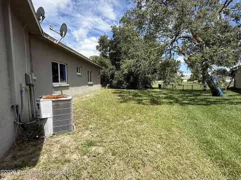 Exterior - 4045 Hanging Moss Loop, Spring Hill, FL 34609 photo 3 of 3