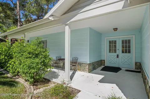 Exterior - 6402 Ocean Pines Ln, Spring Hill, FL 34606 photo 2 of 18