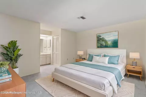Bedroom - 6402 Ocean Pines Ln, Spring Hill, FL 34606 photo 2 of 6