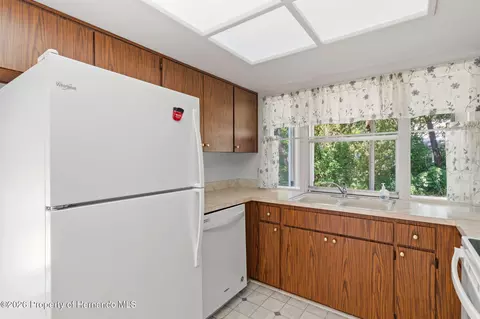 Kitchen - 6402 Ocean Pines Ln, Spring Hill, FL 34606 photo 3 of 3