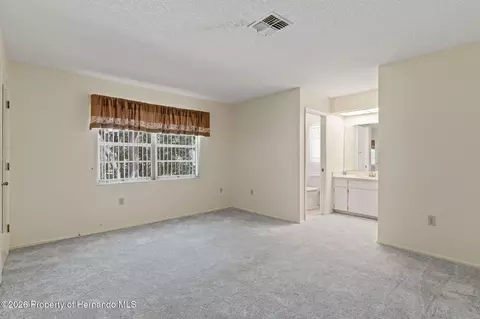 Bedroom - 6402 Ocean Pines Ln, Spring Hill, FL 34606 photo 4 of 6