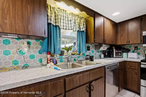 Kitchen - 12232 Comstock St, Spring Hill, FL 34609 photo 7 of 9